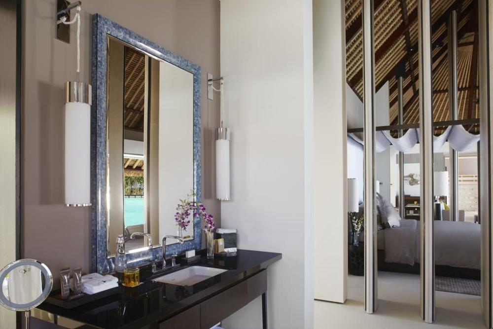 content/hotel/Cheval Blanc Randheli/Accommodation/One Bedroom Garden Water Villa/ChevalBlanc-Acc-GardenWaterVilla-02.jpg